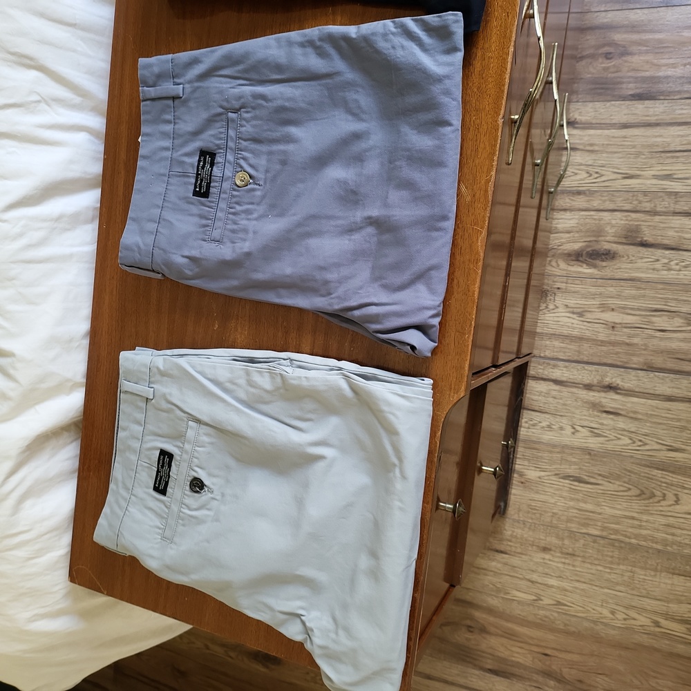 Bundle of 4 Banana Republic Chino's, like new, 34W30L REDUCED!!